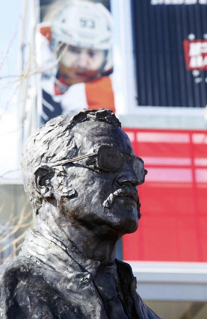 Coach Fog: Four months after Fred Shero was inducted into the Hockey Hall of Fame in Toronto, the Flyers unveiled a statue of their championship coach on March 15. Sculptor Chad Fisher’s 8-foot, 1,300-pound bronze work stands on the site of the old Spectrum. Bernie Parent, for one, was pleased. “This statue,” he said, “will be standing in the heart of Philadelphia as a reminder to all fans back then, all fans now, and all fans to come, that Fred Shero was truly the best coach one of the best human beings this city has and ever will see.” (Photo: Chad Fisher) 